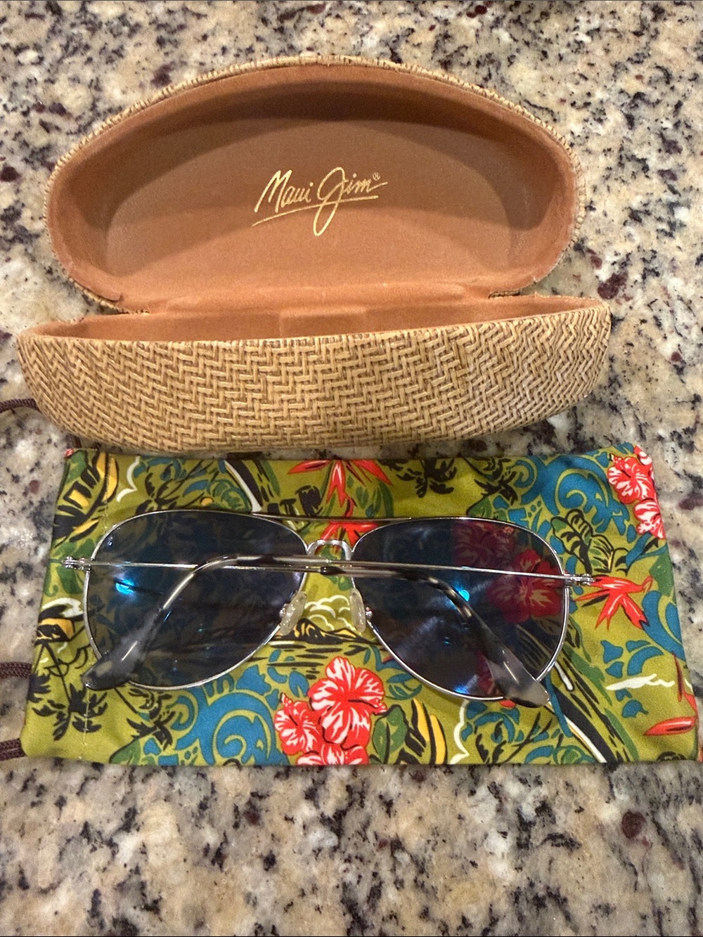 Maui Jim Silver Frame Sunglasses with Blue Mirrored Lenses Maverick - Picture 8 of 14